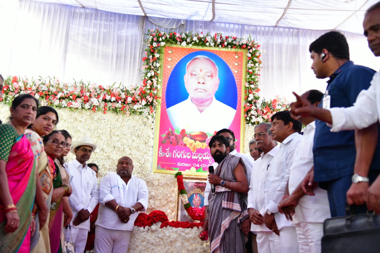 CM KCR | మంత్రి గంగుల‌ క‌మ‌లాక‌ర్‌ను ప‌రామ‌ర్శించిన సీఎం కేసీఆర్