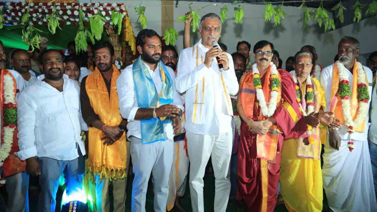 పుల్లూరు బండ క్షేత్రాన్ని పర్యాటక కేంద్రంగా అభివృద్ధి చేస్తాం : మంత్రి హరీశ్రావు