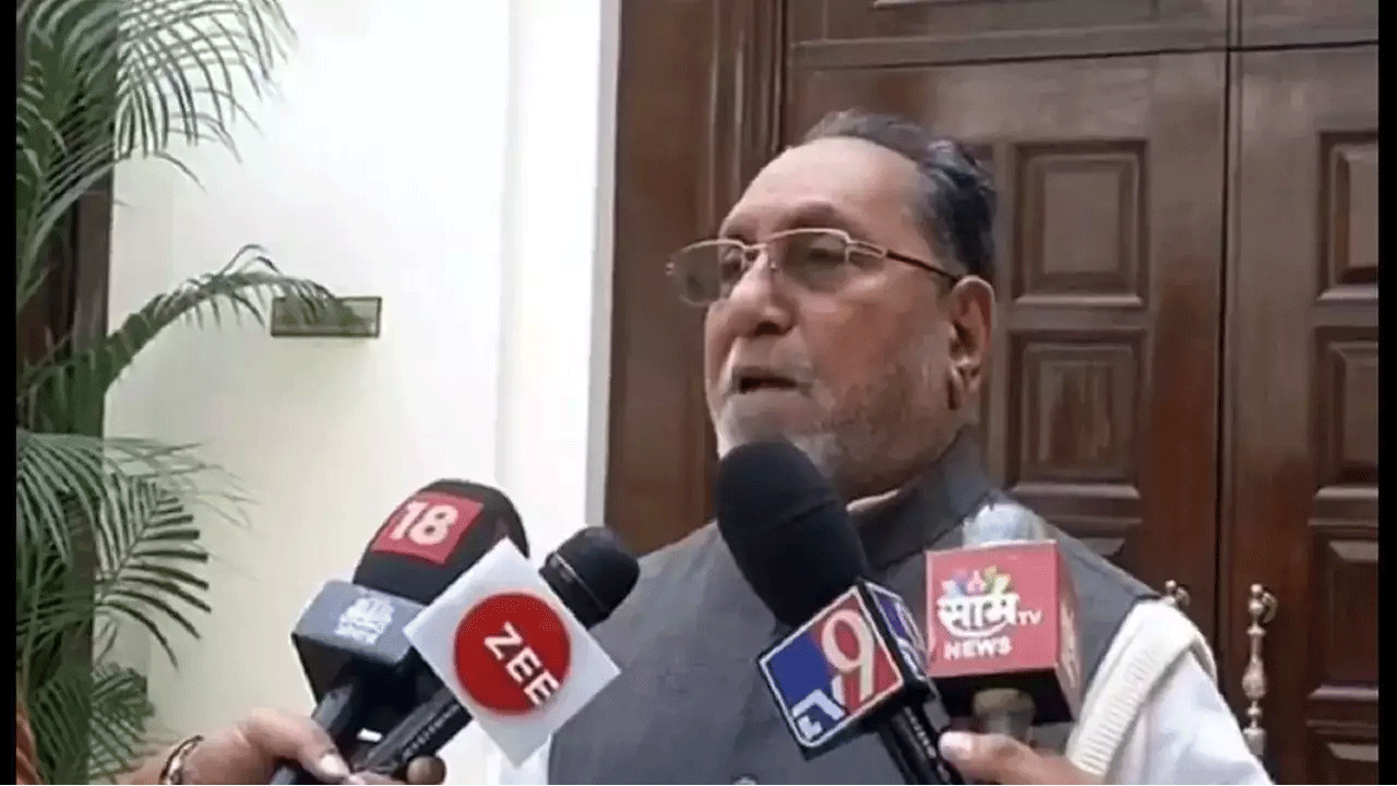 యోగి ఆదిత్యానాధ్ కాషాయ వ‌స్త్రాలు వీడి ఆధునిక దుస్తులు ధ‌రించాలి : కాంగ్రెస్ నేత హుస్సేన్ ద‌ల్వ‌ర్‌