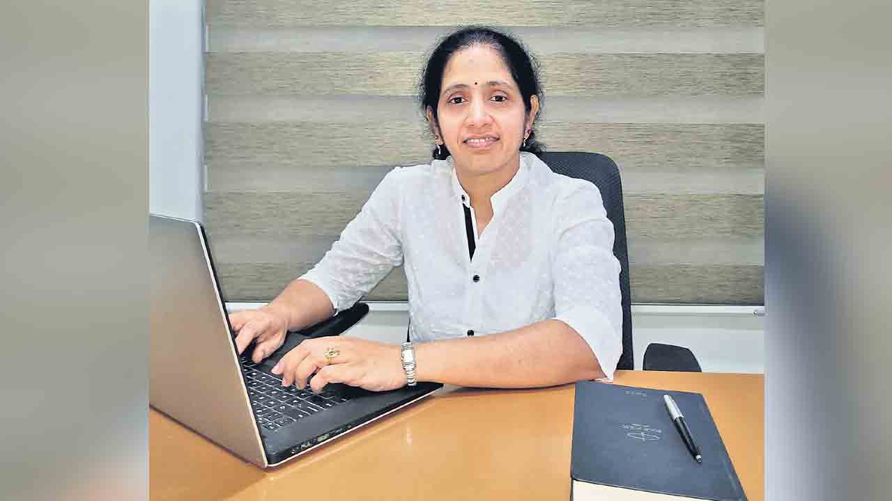 ఒక్క క్లిక్.. ఇ-బొటిక్.. ఇది కూడా ఆన్‌లైన్‌ షాపింగ్‌ లాంటిదే కానీ..