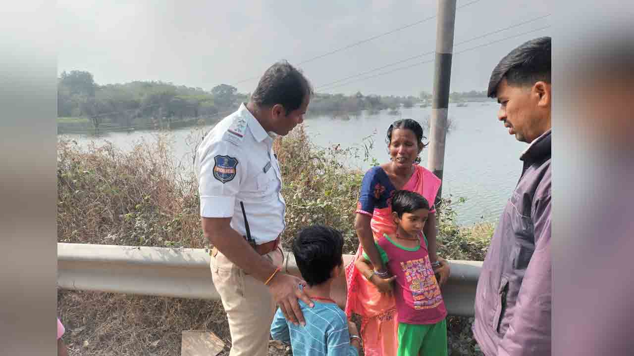 హిమాయ‌త్‌సాగ‌ర్‌లో దూకేందుకు య‌త్నించిన వివాహిత‌