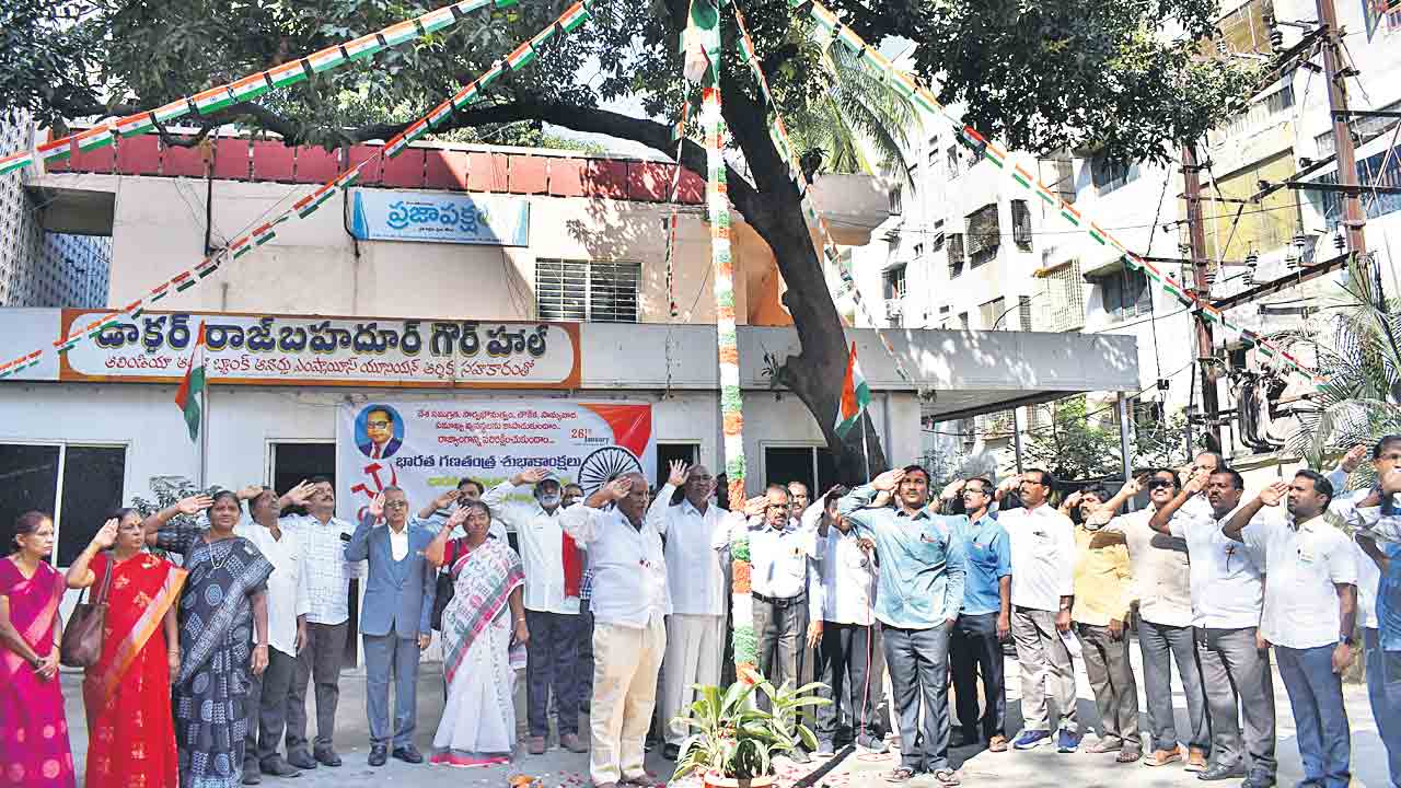 రాజ్యాంగాన్ని విధ్వంసం చేస్తున్న మోదీ సర్కార్‌