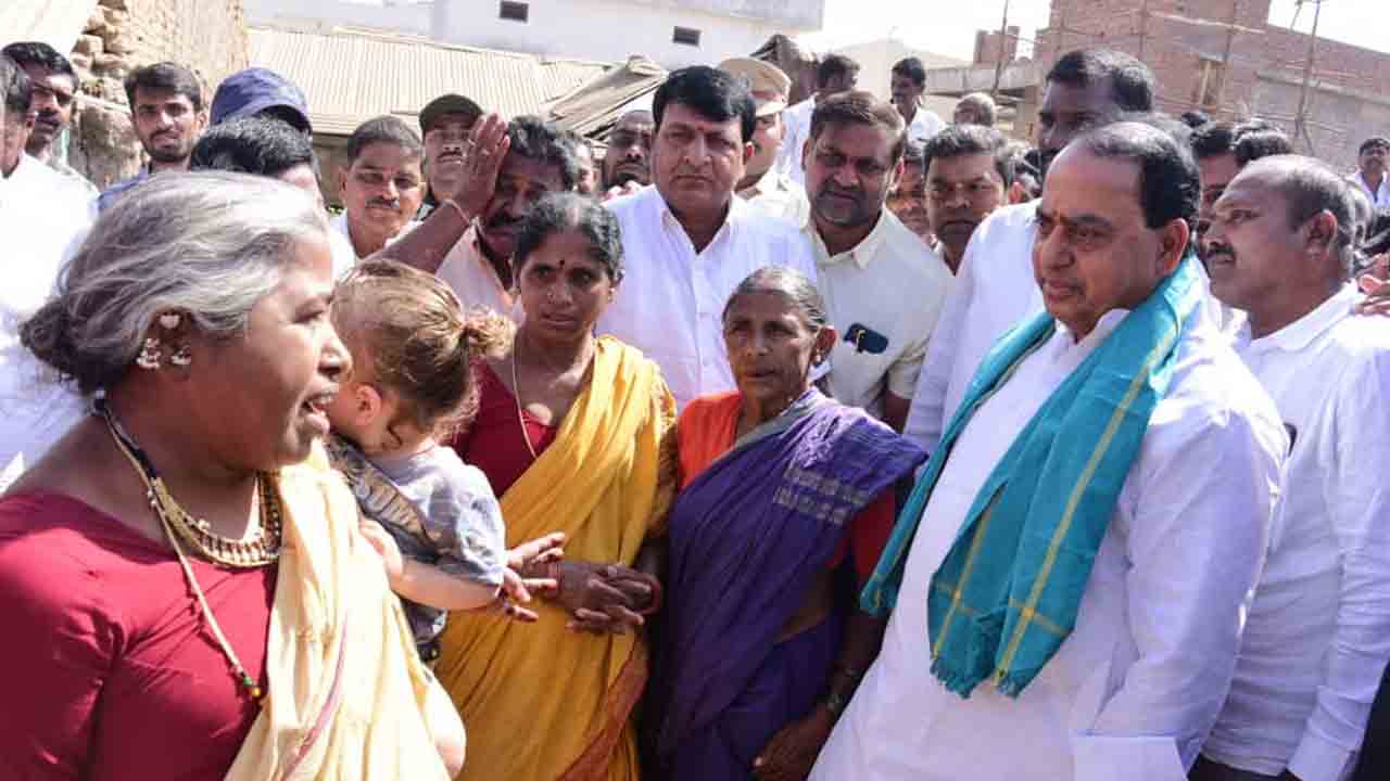 నాందేడ్‌లో మంత్రి ఇంద్ర‌క‌ర‌ణ్ రెడ్డి ప‌ర్య‌ట‌న‌.. వృద్ధులు, మ‌హిళ‌ల‌తో సంభాష‌ణ‌