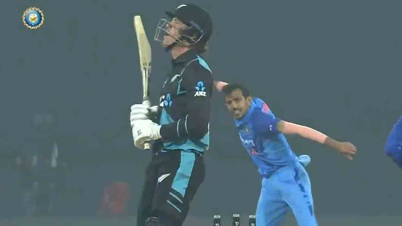 IND vs NZ | సగం వికెట్లు కోల్పోయిన న్యూజిలాండ్.. 14 ఓవర్లకు కివీస్ స్కోర్ ఎంతంటే..