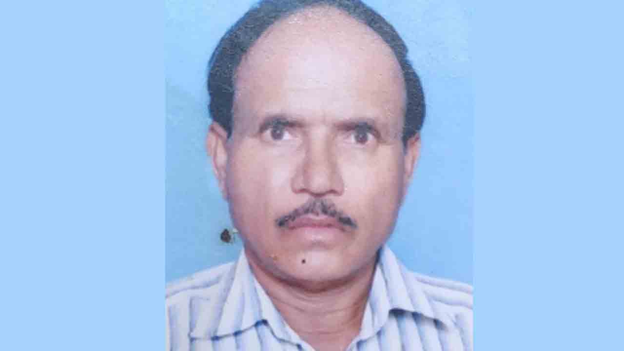 రైలు కిందపడి రిటైర్డ్‌ జవాన్‌ మృతి