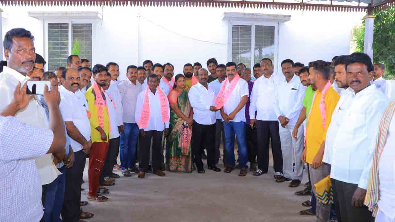 అభివృద్ధితోనే బీఆర్‌ఎస్‌లో చేరికలు : ఎమ్మెల్యే చిరుమర్తి లింగయ్య