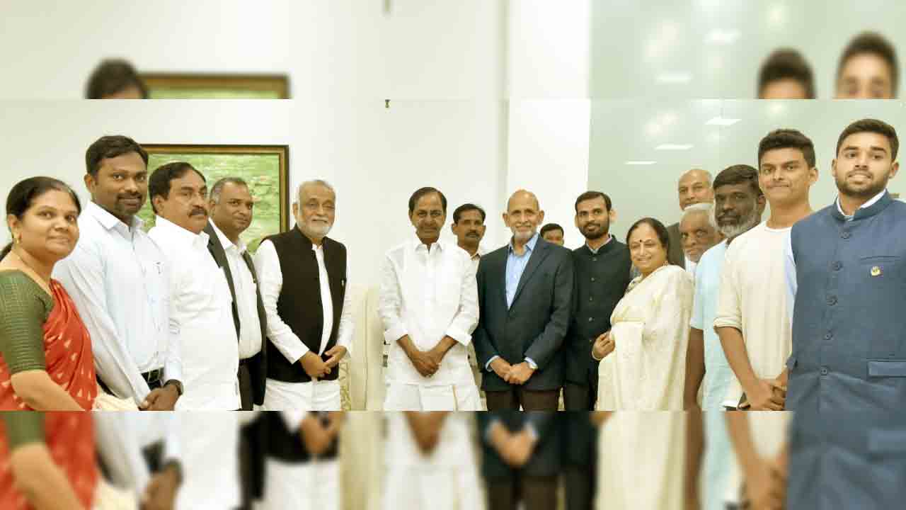 సీఎం కేసీఆర్‌తో రామచంద్ర మిషన్‌ ప్రతినిధుల భేటీ