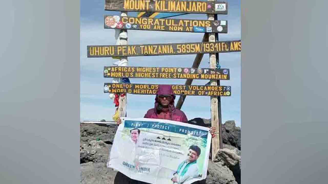 కిలిమంజారో ప‌ర్వ‌తాన్ని అధిరోహించిన తెలంగాణ బిడ్డ‌ వెన్నెల‌