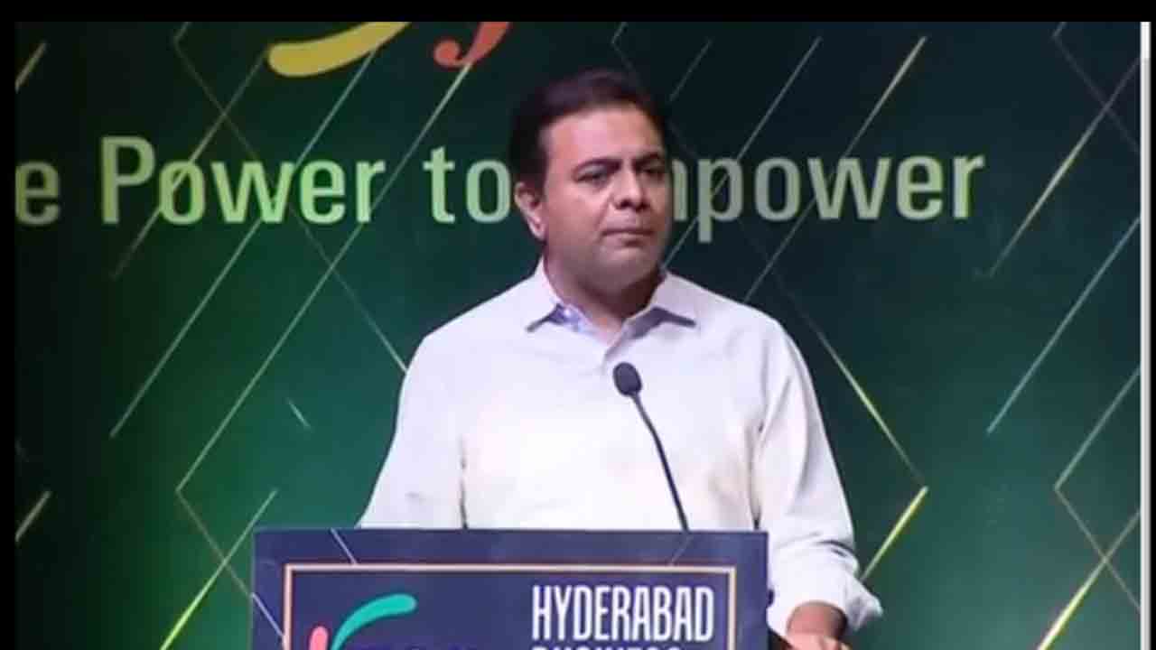 వ్యాపార రంగంలో మ‌హిళ‌లు మ‌రింత ముందుకు రావాలి : కేటీఆర్