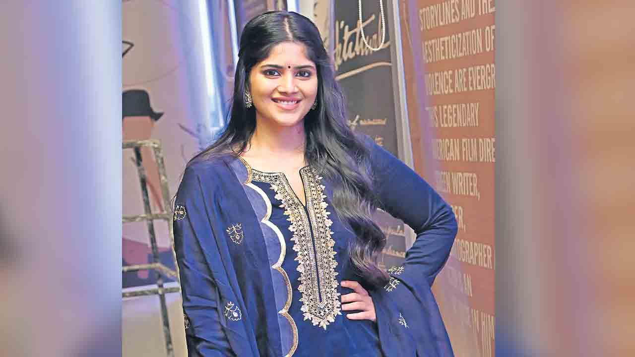 చుడీదార్ లో చందమామ!