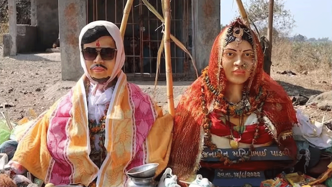 ప్రేమజంట బ‌ల‌వ‌న్మ‌ర‌ణం : ప్రేమికుల విగ్ర‌హాలకు పెండ్లి జ‌రిపించిన పెద్ద‌లు