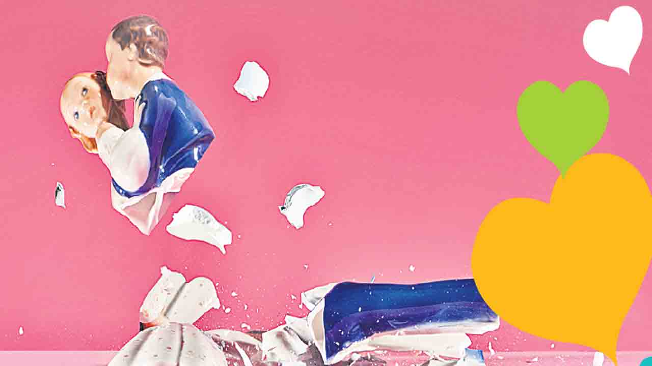 లవ్‌ బాంబ్‌ పడిందా?