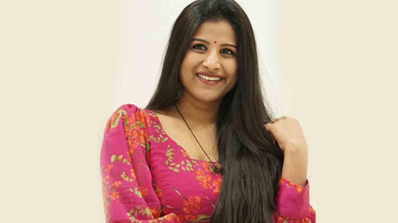 Singer Mangli | నా ప్రతిష్టను కించపరచాడినికే ఇదంతా చేస్తున్నారు.. రాళ్ల దాడిపై స్పందించిన సింగర్‌ మంగ్లీ