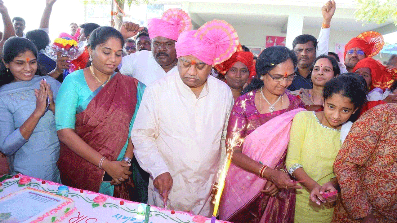 పాలేరు ప్రజలు సంతోషంగా ఉండాలి