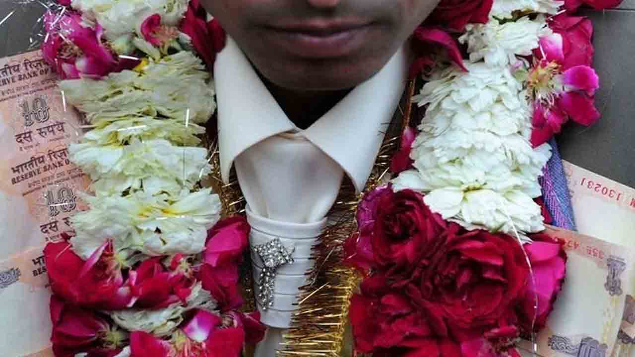 నోట్లు లెక్కించలేకపోయాడని పెండ్లికి నిరాకరణ