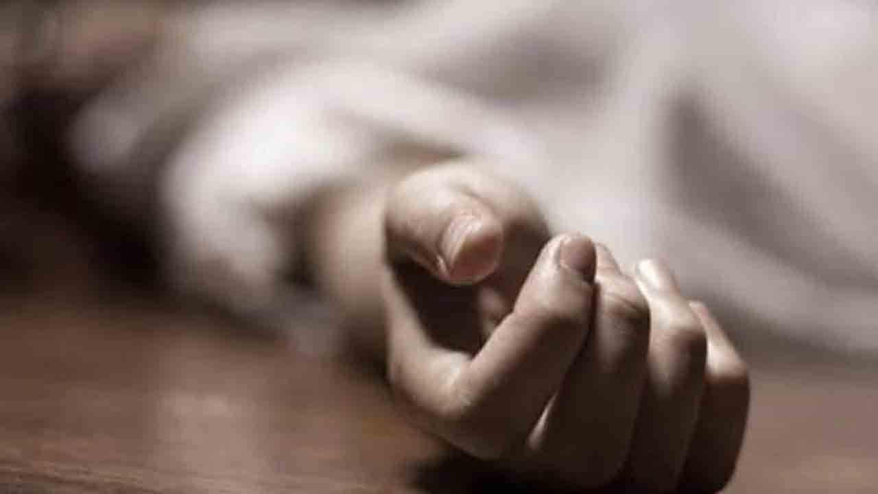 ఆస్తి కోసం కన్న తల్లిని నరికి చంపిన కొడుకు
