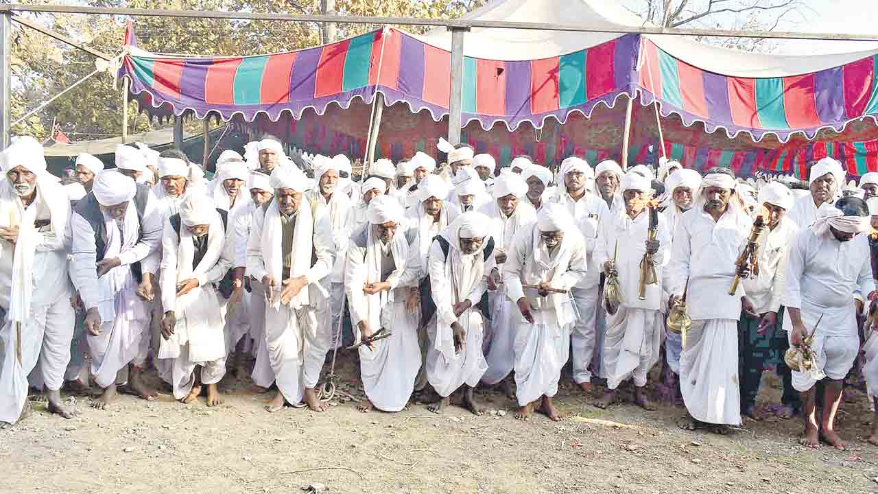 నాగోబా నృత్య శోభ