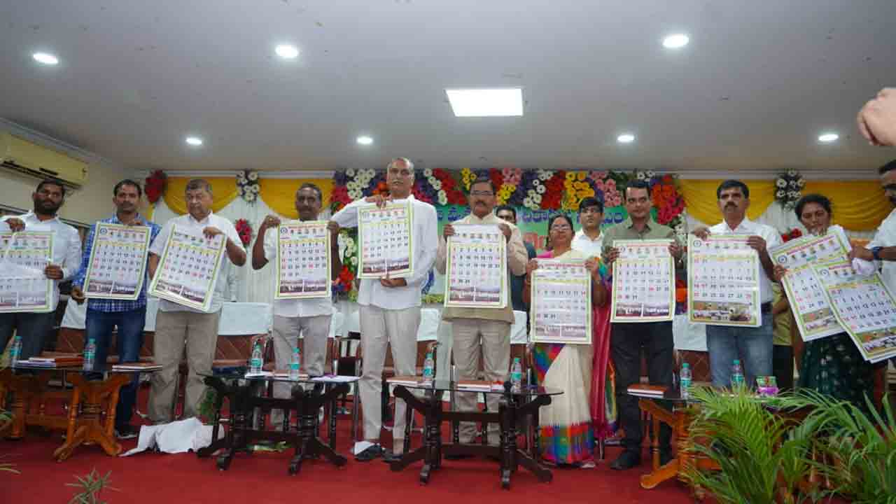 రైతుల‌ను ఉద్యాన పంట‌ల వైపు మ‌ళ్లించాలి : మంత్రి నిరంజ‌న్ రెడ్డి