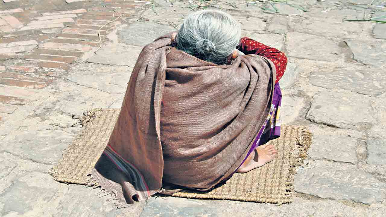 ‘త్రూ ద ఐస్‌’.. కొత్త ఆలోచనలు రేకెత్తిస్తున్న అమ్మ.. బొమ్మల ప్రదర్శన!