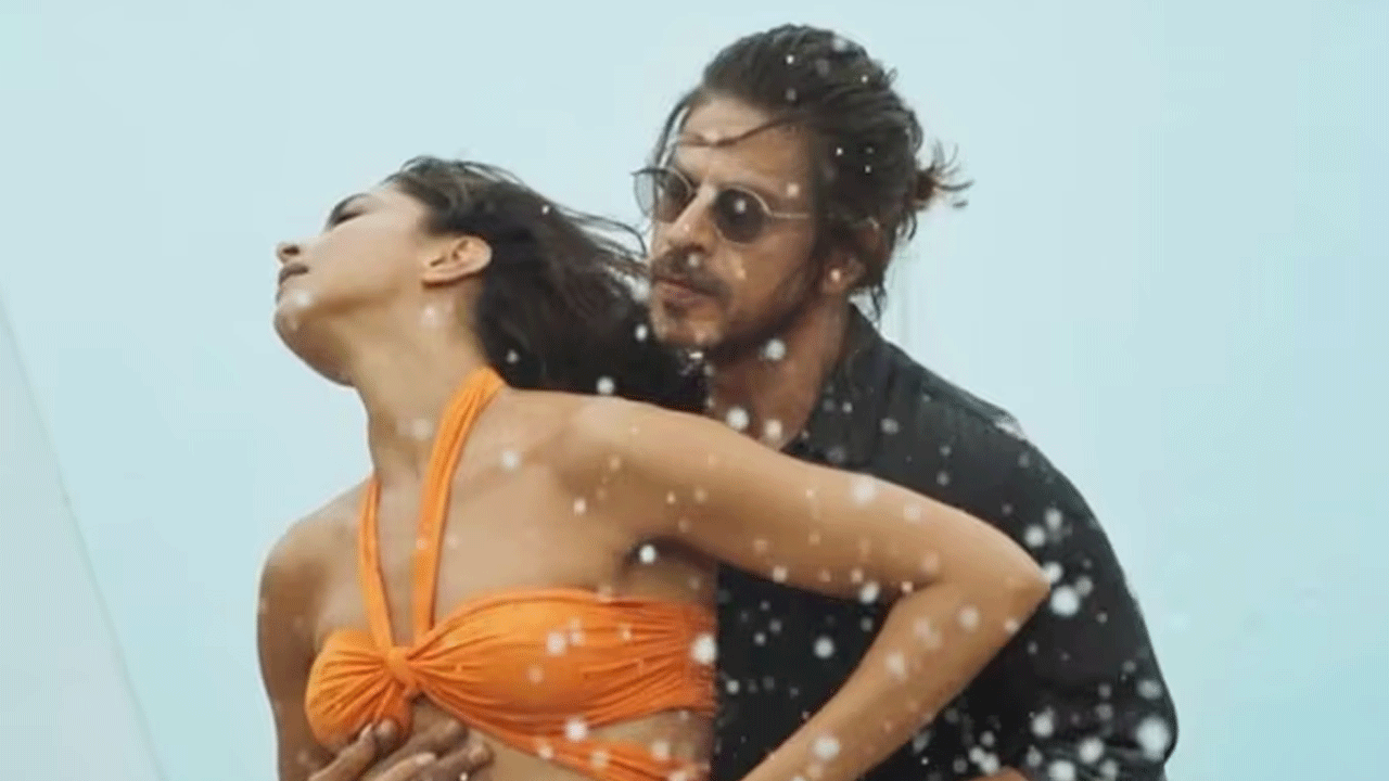 ప‌ఠాన్ వ‌సూళ్ల సునామీ : రిప‌బ్లిక్ డే రోజు క‌లెక్ష‌న్స్ ఎంతంటే..!