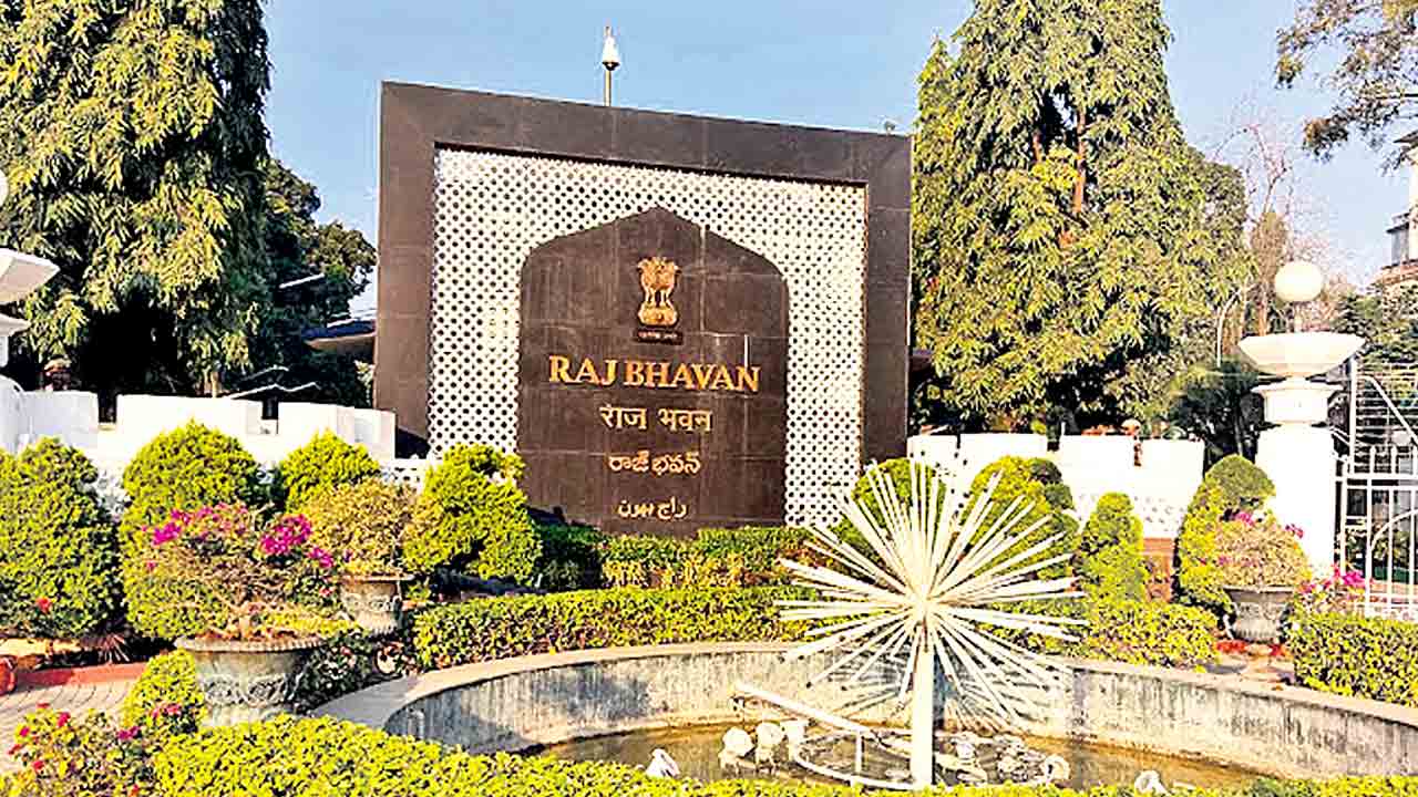 ఎవరి మెప్పు కోసం ఈ ప్రసంగం!