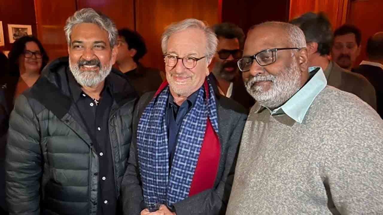 S.S. Rajamouli | హాలీవుడ్‌ డైరెక్టర్‌ స్టివెన్‌ స్పిల్‌బర్గ్‌ను కలిసిన రాజమౌళి.. దేవుడిని కలిశానంటూ ట్వీట్‌