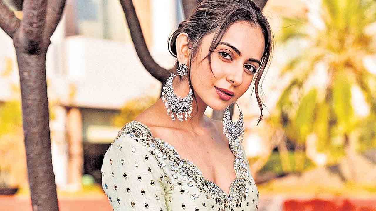 కేవలం అభిమానుల కోసమే!