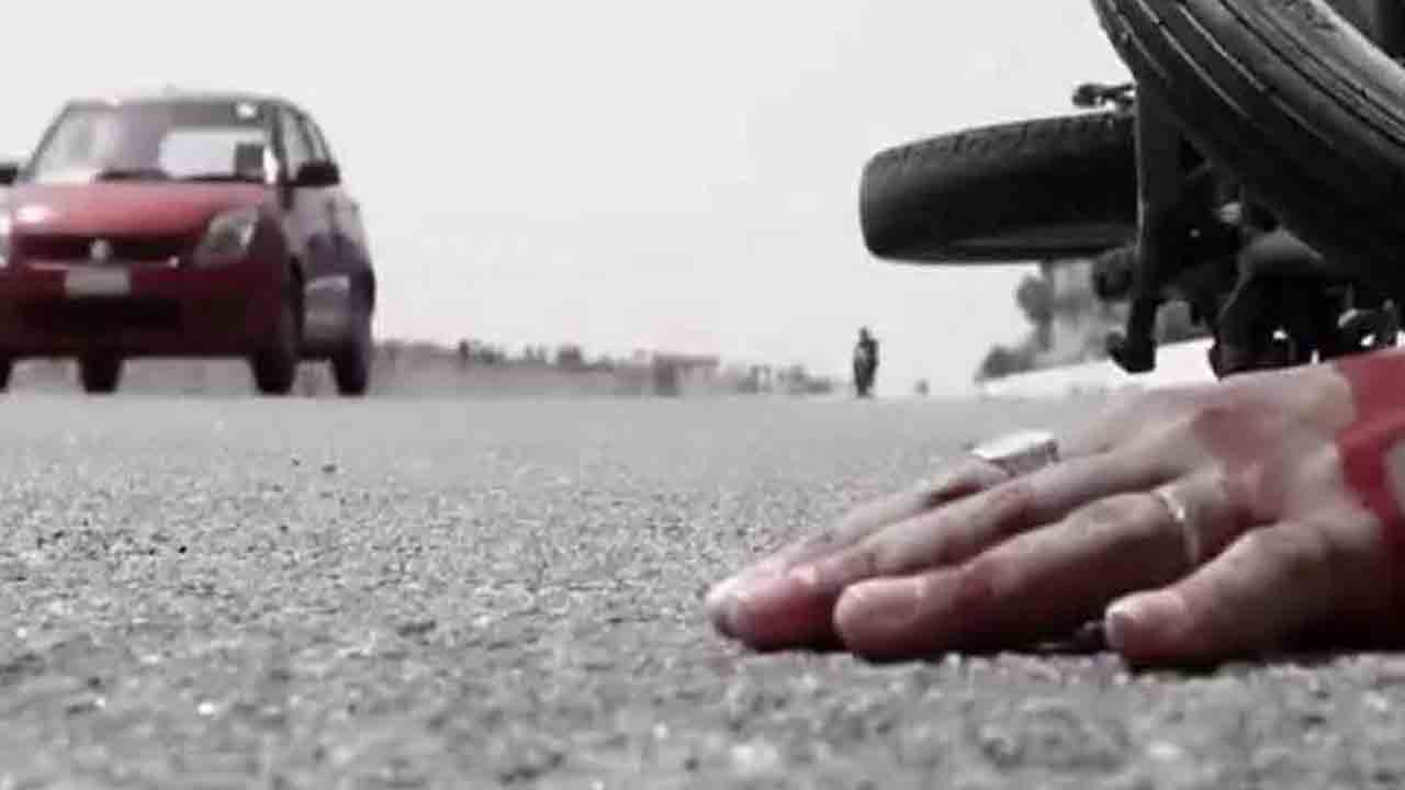 రోడ్డు ప్రమాదంలో వ్యక్తి మృతి