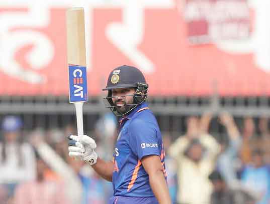 IND vs NZ | రోహిత్ ఫిఫ్టీ.. తొలి వికెట్‌కు వంద ప‌రుగుల‌కు పైగా జోడించిన ఓపెన‌ర్లు