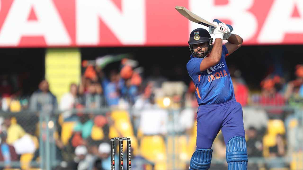 Rohit Sharma | వ‌న్డేల్లో ధోనీ రికార్డు స‌మం చేసిన రోహిత్