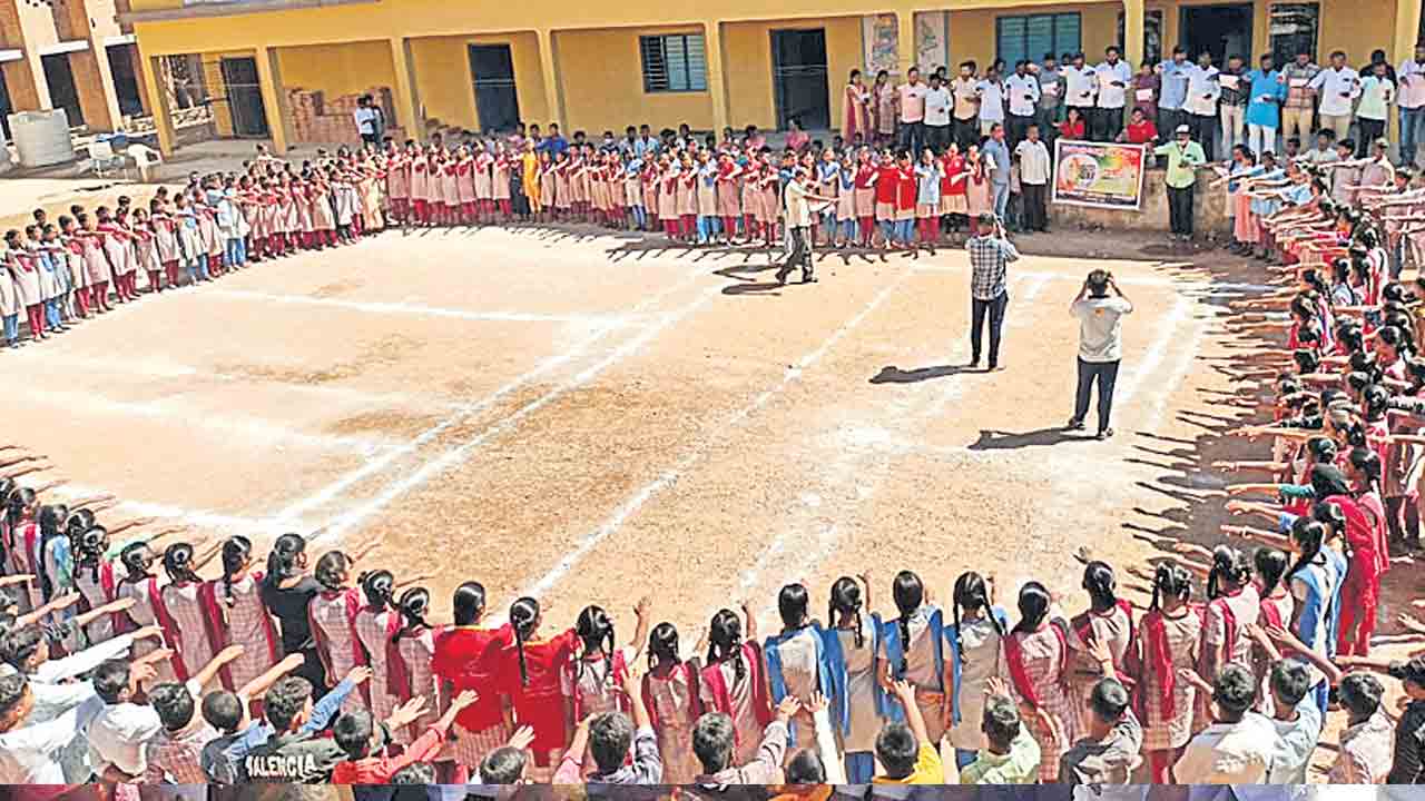 ప్రజాస్వామ్యంలో ఓటు వజ్రాయుధం