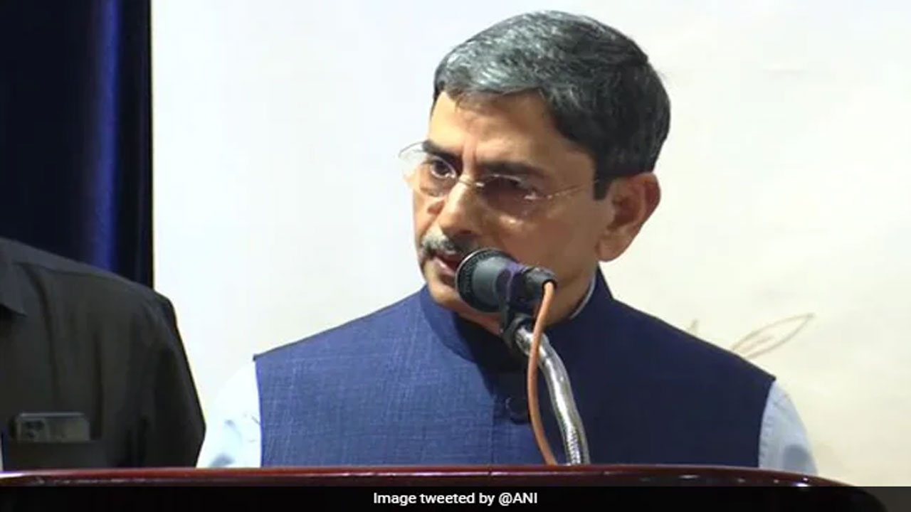 Tamil Nadu Governor: త‌మిళ‌నాడు అసెంబ్లీ నుంచి గ‌వ‌ర్న‌ర్ వాకౌట్