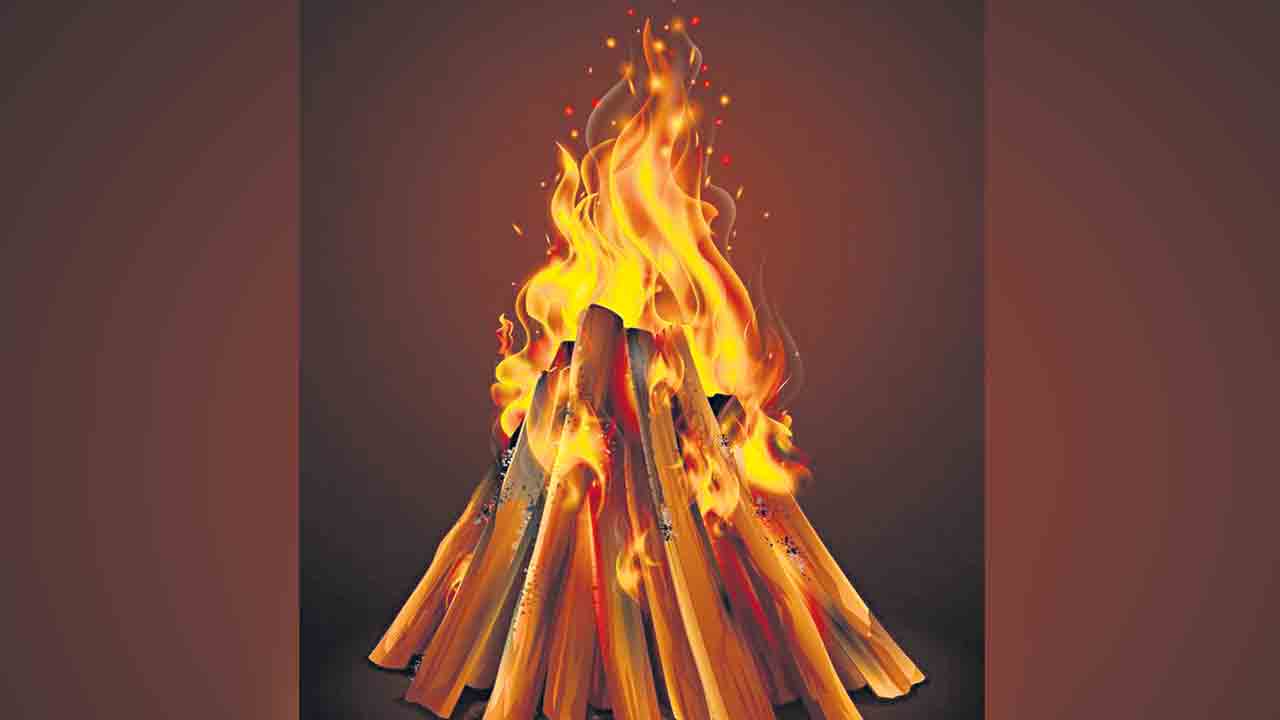 కష్టాలను ఆహుతి చేస్తూ..