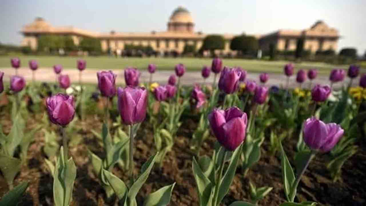 మొఘల్‌ గార్డెన్‌ పేరు మార్పుపై ప్రతిపక్షాల ధ్వజం