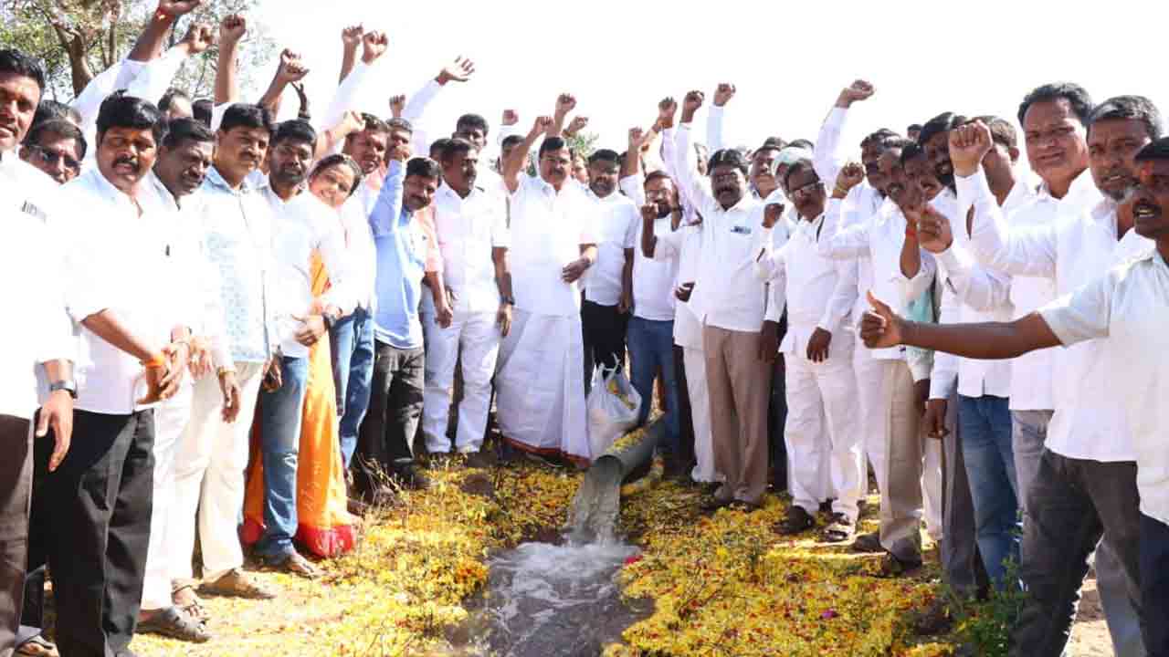 సాగునీటి రాకతో రైతుల్లో ఆత్మవిశ్వాసం
