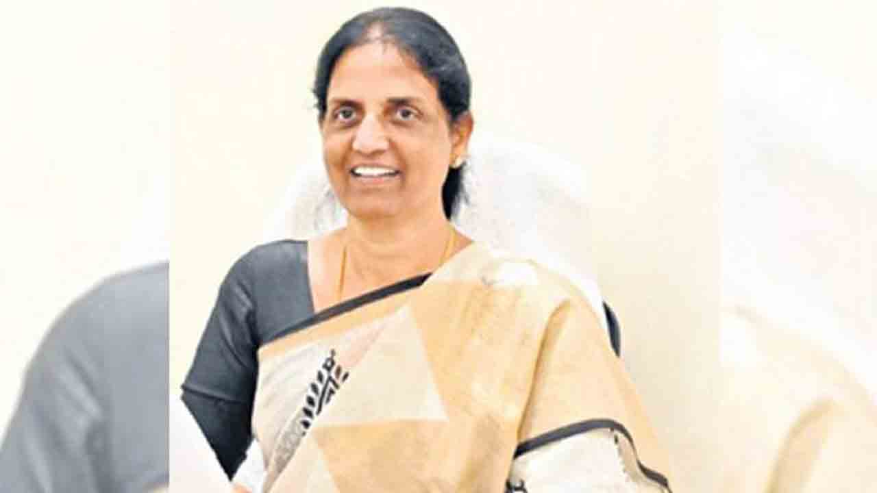 కార్పొరేట్‌ స్కూళ్లకు ధీటుగా ప్రభుత్వ పాఠశాలలు.. ఫిబ్రవరి 1 నుంచి ప్రారంభం : మంత్రి సబితా ఇంద్రారెడ్డి