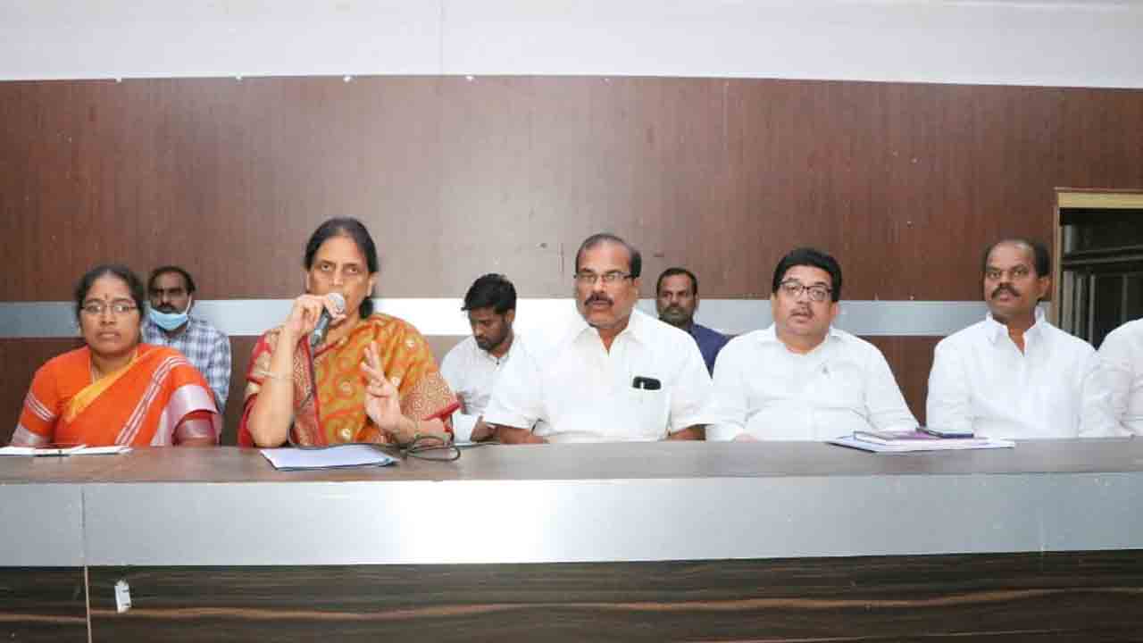 మన ఊరు, మన బడిని విజయవంతం చేయాలి : మంత్రి సబితా ఇంద్రారెడ్డి