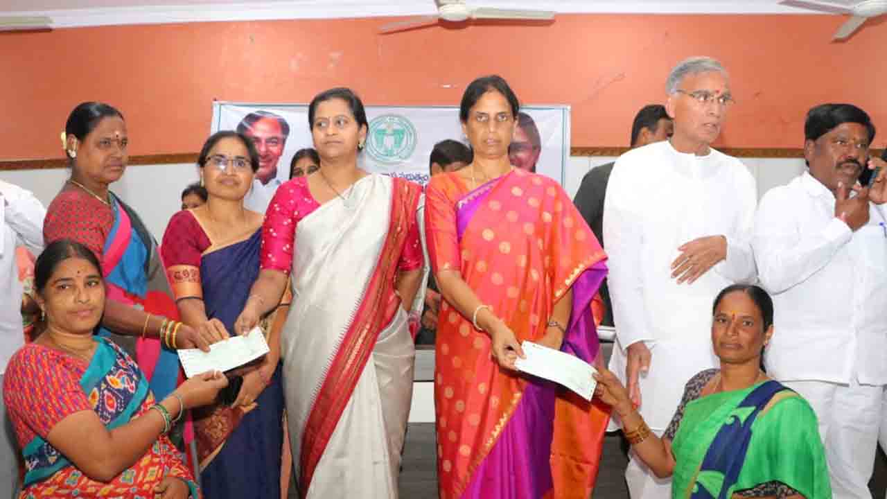 ప్రభుత్వ పథకాలతో బాల్యవివాహాలు తగ్గుదల: మంత్రి సబితా ఇంద్రారెడ్డి