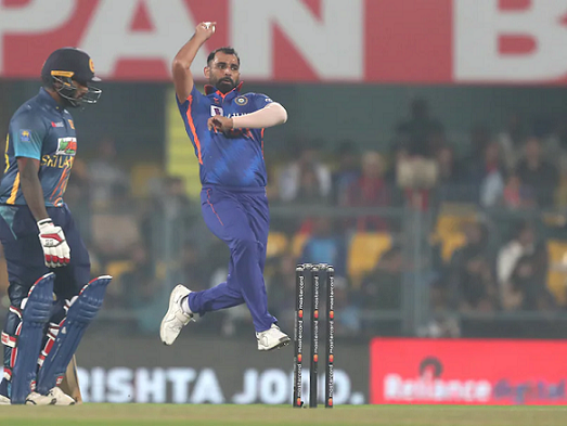 IND vs SL | నాలుగో వికెట్ ప‌డ‌గొట్టిన ష‌మి.. ఒంట‌రి పోరాటం చేస్తున్న నిస్సంకా