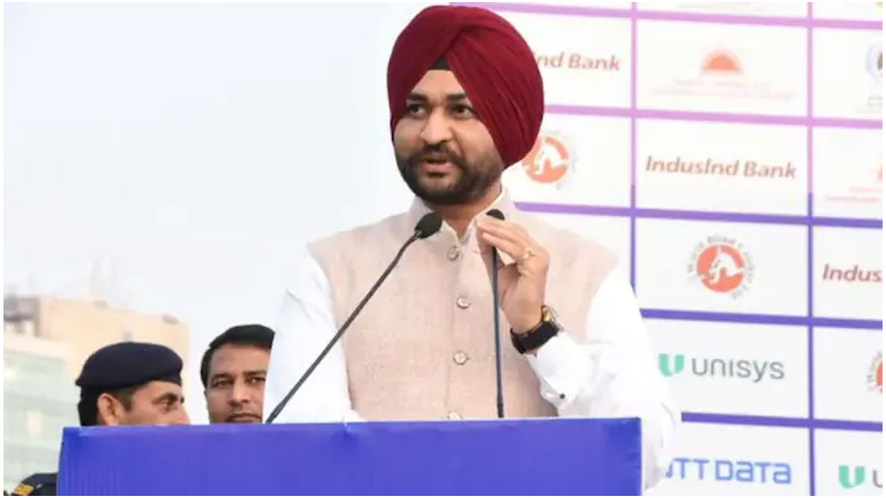 మ‌హిళా అథ్లెటిక్ కోచ్‌పై లైంగిక వేధింపులు : హ‌ర్యానా మంత్రిపై కేసు న‌మోదు