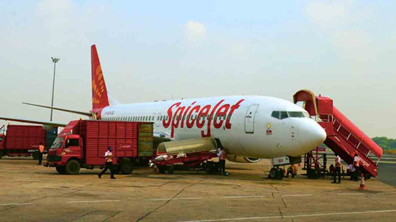 SpiceJet Flight | విరిగిన విమానం ఇంజిన్‌ బ్లేడ్లు.. స్పైస్‌జెట్ ఫ్లైట్‌ ఎమర్జెన్సీ ల్యాండింగ్‌