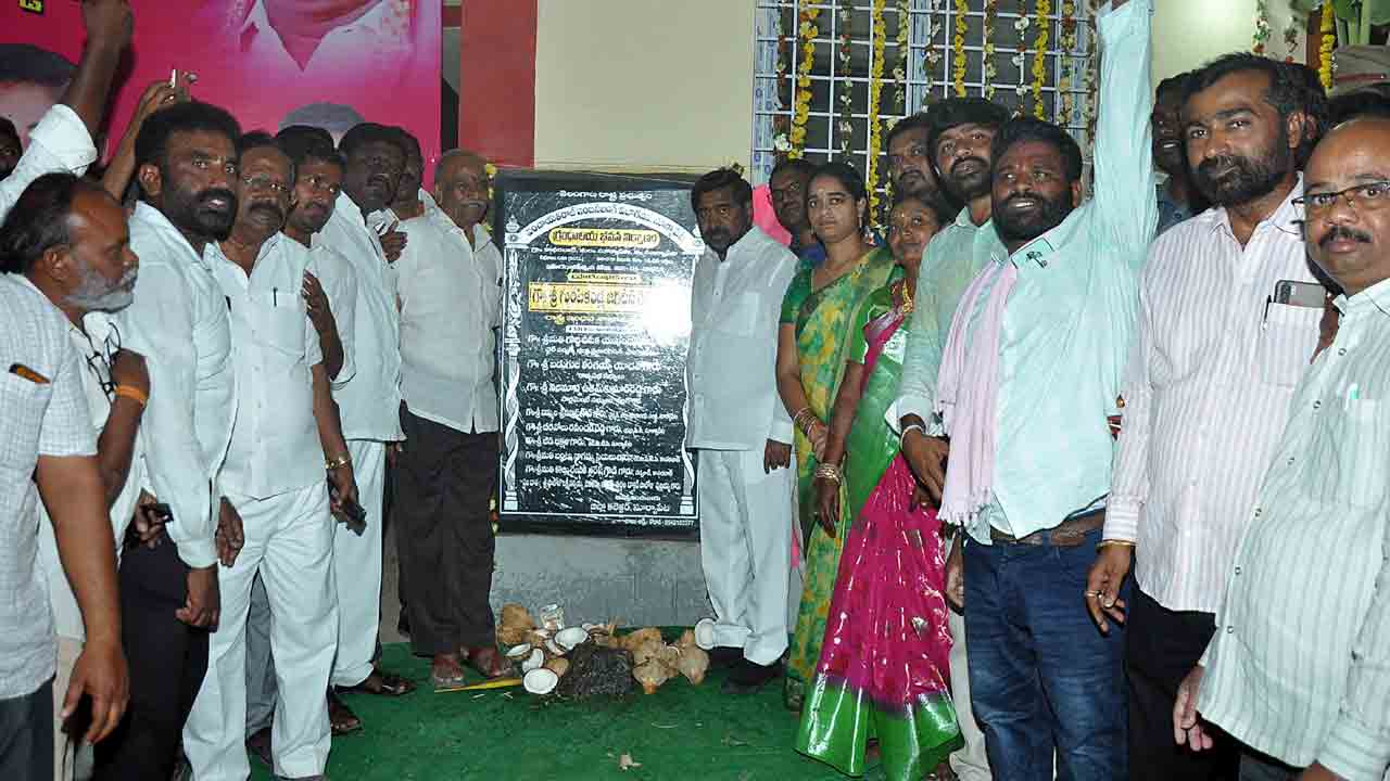 తెలంగాణ పల్లెల్లో జరిగిన అభివృద్ధి మోదీ సొంత రాష్ట్రంలో కూడా లేదు