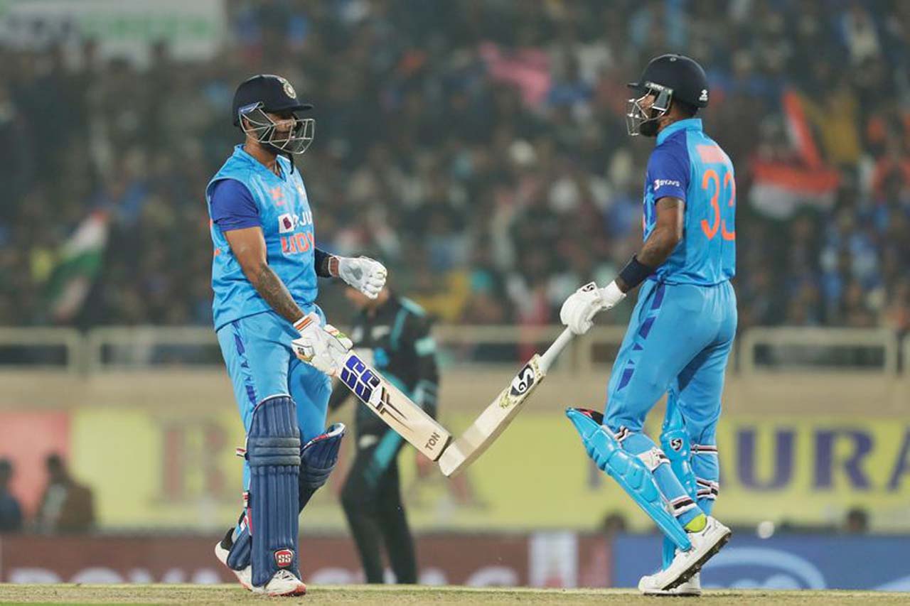 IND vs NZ | నాలుగో వికెట్‌కు 50 ర‌న్స్ చేసిన సూర్య‌, పాండ్యా.. 10 ఓవ‌ర్ల‌కు స్కోర్ ఎంతంటే..?