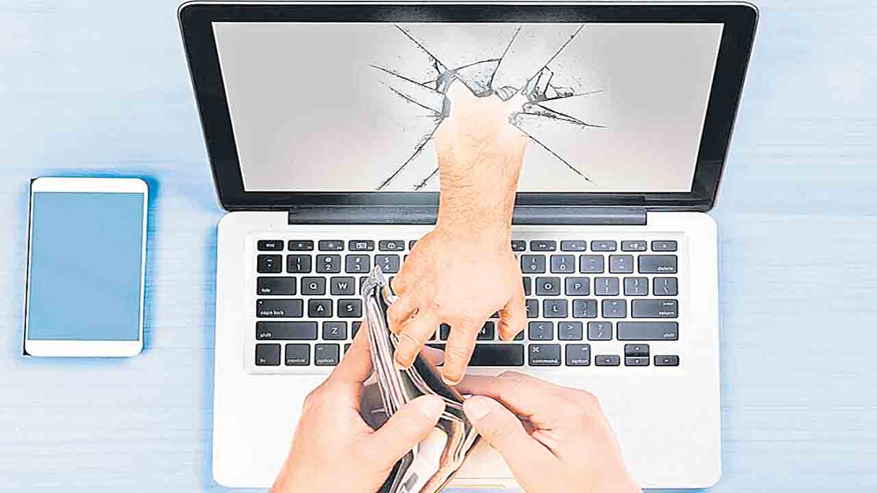 రెచ్చిపోతున్న సైబర్‌ నేరగాళ్లు