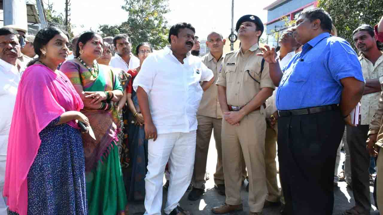 సాయంత్రం నుంచి నల్లగుట్ట అగ్నిప్రమాద భవనం కూల్చివేత పనులు : మంత్రి తలసాని