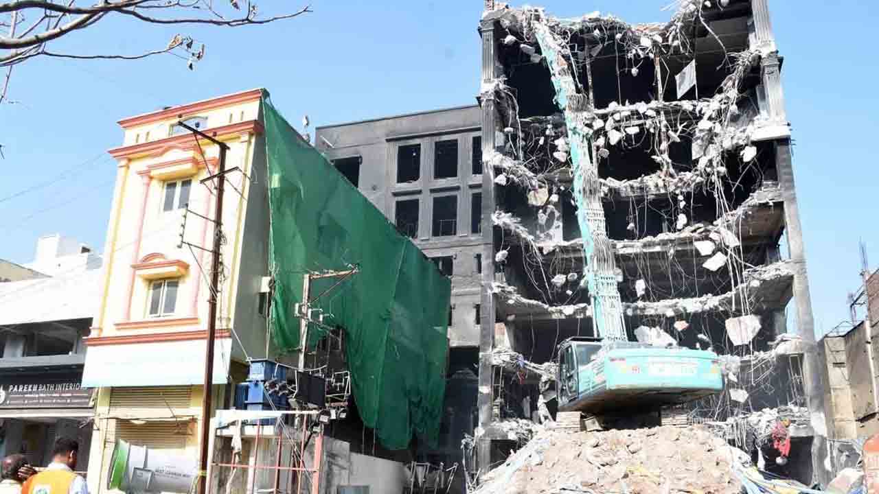 అగ్నిప్రమాదాల నివారణకు ముందస్తు చర్యలు: మంత్రి తలసాని