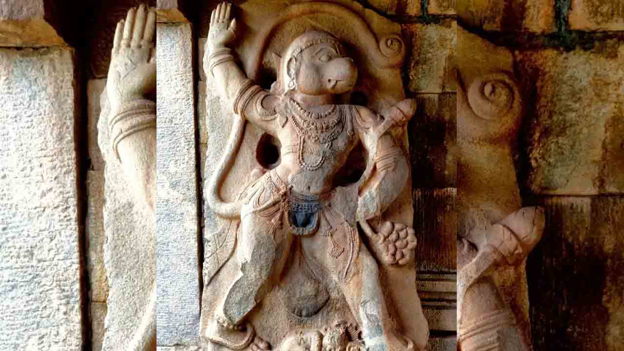 దుష్టులను దునుమాడే.. తమచ హనుమంతుడు