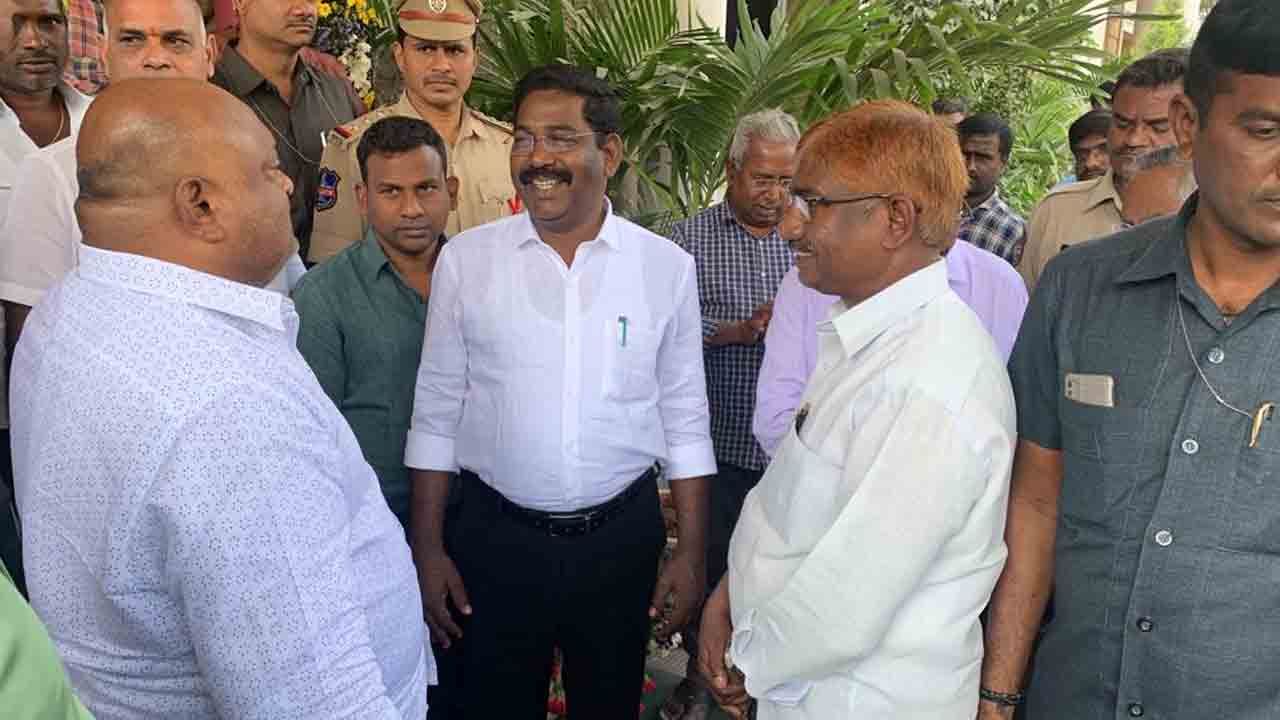 తెలంగాణ పథకాలు అద్భుతం : తమిళనాడు ఎమ్మెల్యేలు