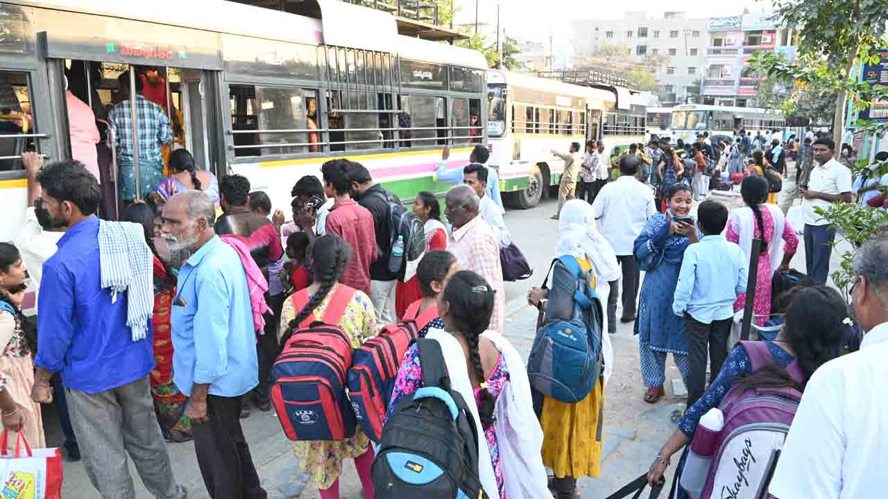 సంక్రాంతి సందడి