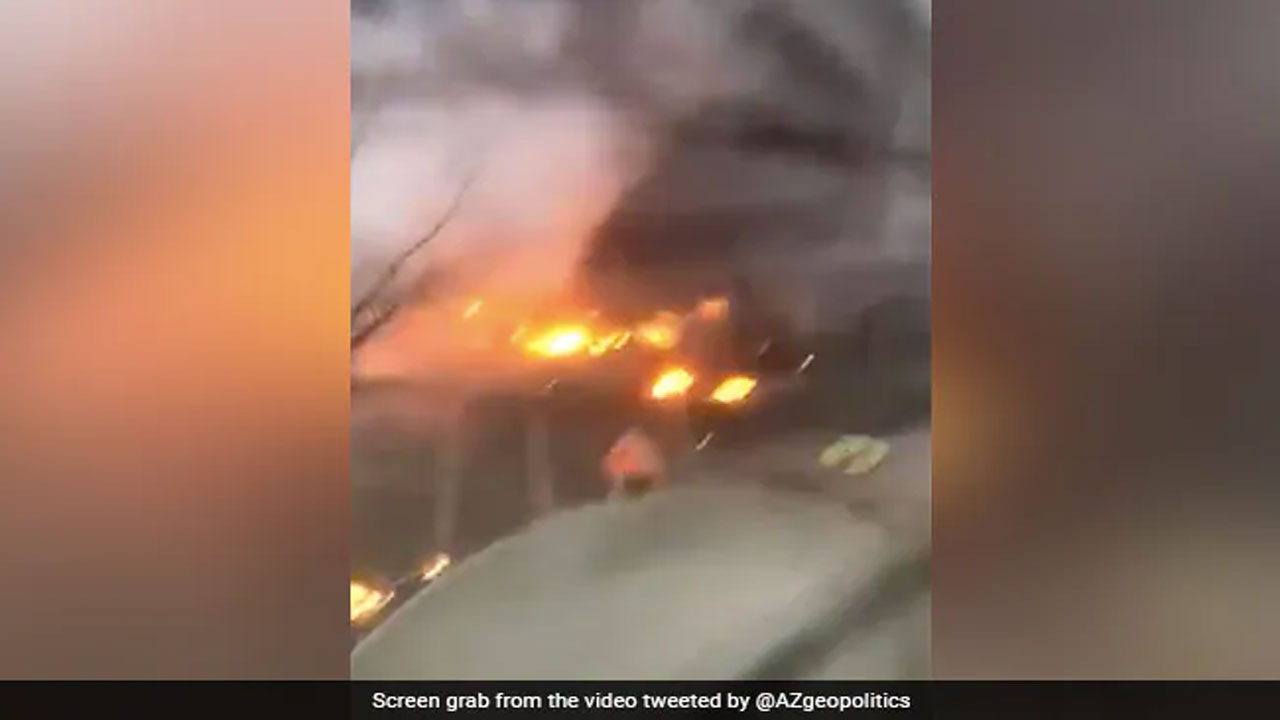 ఉక్రెయిన్‌లో కూలిన హెలికాప్ట‌ర్‌.. హోంశాఖ మంత్రితో పాటు 18 మంది మృతి